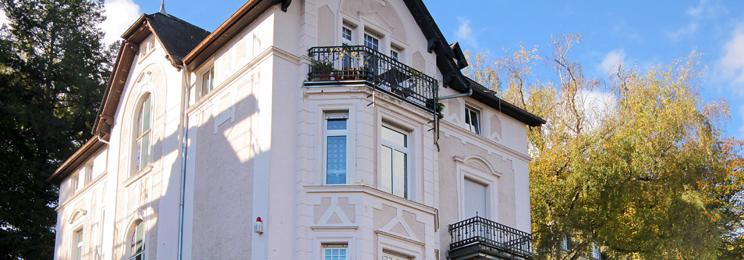 WARNHOLZ Immobilien GmbH -